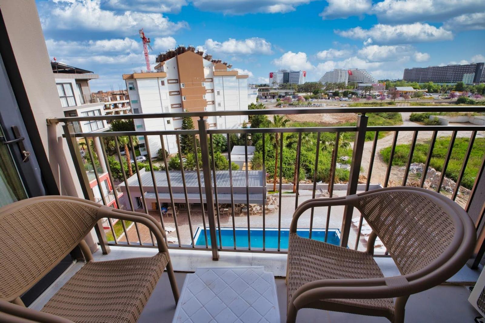 Laristone Suite Spa Hotel Aksu  Exterior photo