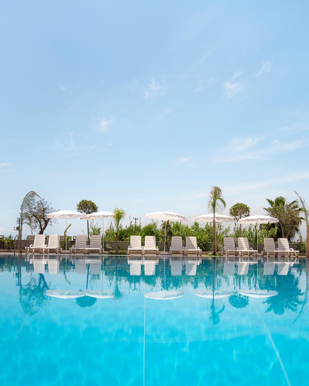 Laristone Suite Spa Hotel Aksu  Exterior photo